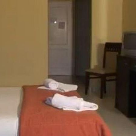 Hotel Denny'S Inn Alimos Eksteriør billede